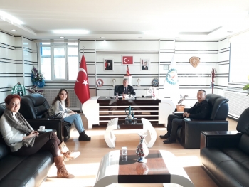 İlçemiz, Karaağaç Köyü TMX Mermer Ocağı işletmecisi, Sn. Lizhıyong Belediyemizi ziyaret ettiler.