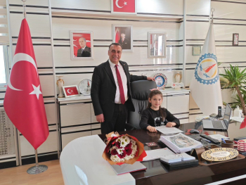 BAŞKANIMIZIN KOLTUĞU BUGÜN MİNİKLERİMİZE EMANET...