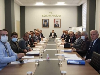 Valimiz, Sn.Ali Çelik Başkanlığında, Kütahya Valiliğimiz öncülüğünde Sahipsiz Hayvanları Koruma Birliği (KÜSHAYKOB) ile  ilgili istişare toplantısına katılım sağladık.