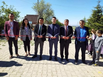 İlçemiz,Sevdiğin Köyü  Ortaokulu'nun TÜBİTAK 4006 Bilim Fuarı şenliğine katılım sağladık