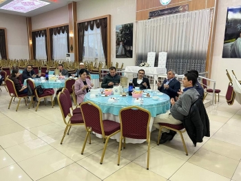 Yetim Gülerse Dünya Güler...