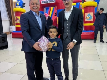 Yetim Gülerse Dünya Güler...