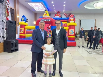 Yetim Gülerse Dünya Güler...