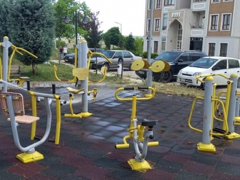 Çocuk Oyun Parklarımızda Bakım,Onarım ve Temizlik...