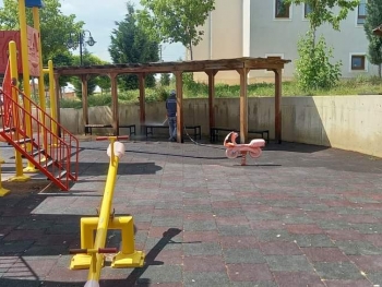 Çocuk Oyun Parklarımızda Bakım,Onarım ve Temizlik...