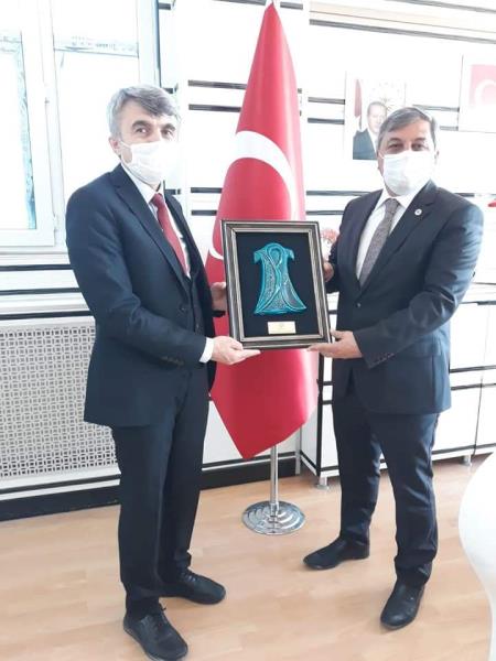 Dpü.Rektörümüz, Sn.Prof.Dr.Kazım Uysal, Kaymakamımız Sn.Mehmet Can İrdelp,Rektör Yrd. Sn.Prof.Dr. Muammer Kavas, Meslek Yüksek Okulu Müdürümüz,Sn. Ahmet Sinanoğulları Belediyemizi ziyaret ettiler. Meslek Yüksek Okulumuz ile ilgili istişarelerde bulunduk. 
