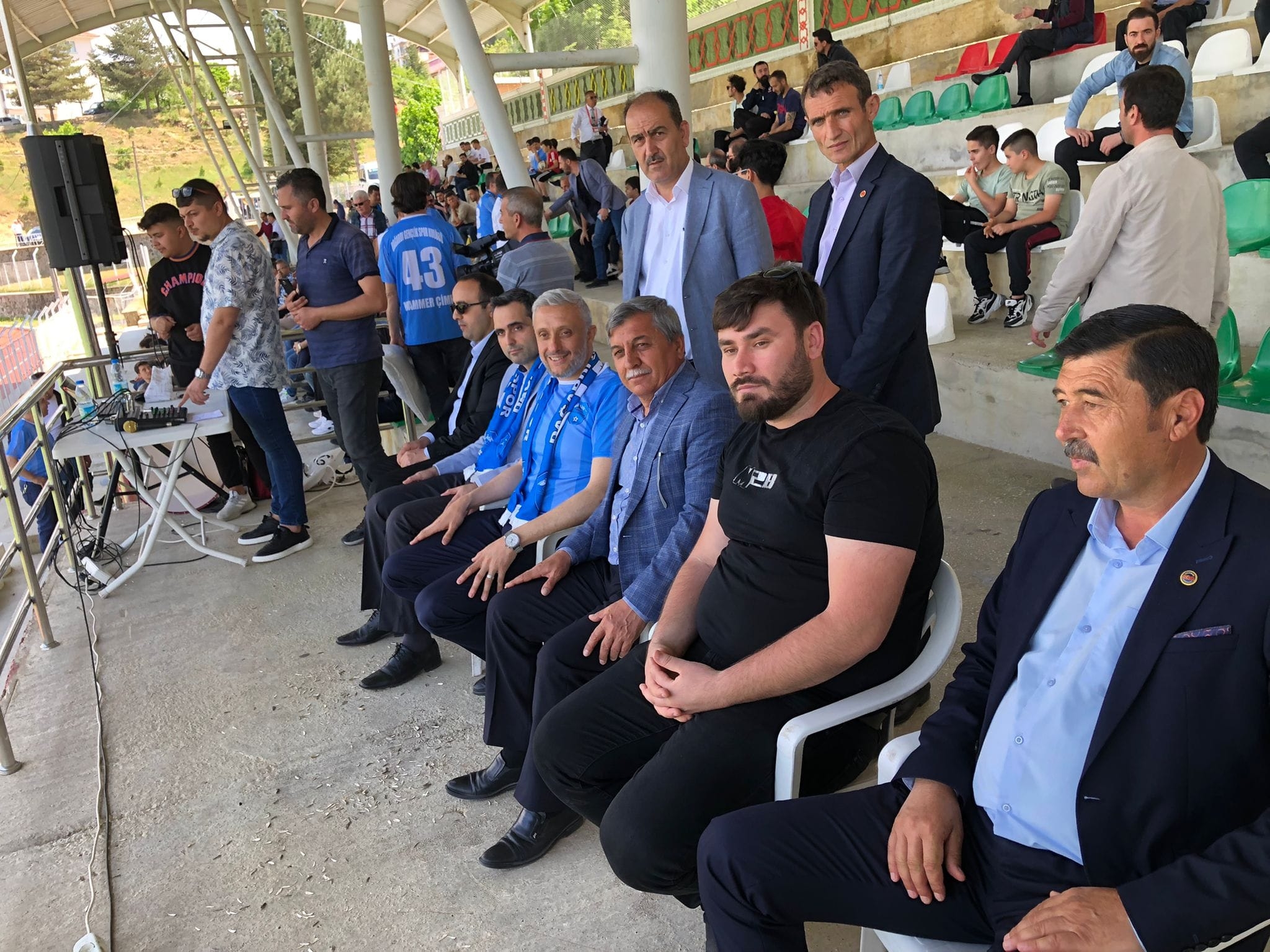 Gençlerimizin Yanındayız...