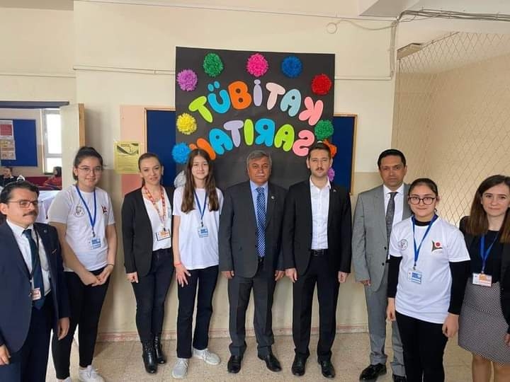 İlçemiz,Mustafa Kemal Ortaokulu'nun TÜBİTAK 4006 Bilim Fuarı şenliğine katılım sağladık.