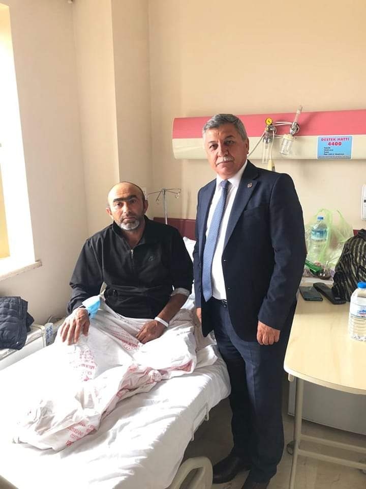 Belediye Kepçe Operatörümüz, Hüseyin Özbay 'a Geçmiş Olsun Ziyareti...