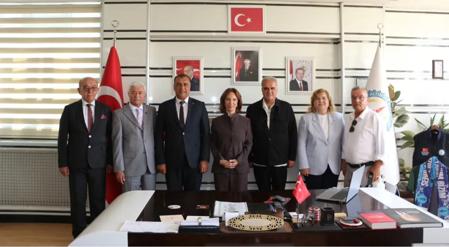 KUTSO Yönetim Kurulu Başkanı Esin Güral Argat ve Beraberindeki Heyetten Belediye Başkanımız Hikmet Tunç’a Ziyaret