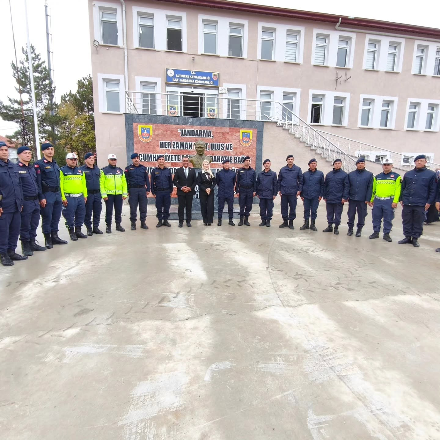 Şehitler Köşesi Açıldı ve Şehit Aileleri Onuruna Yemek Programı Düzenlendi