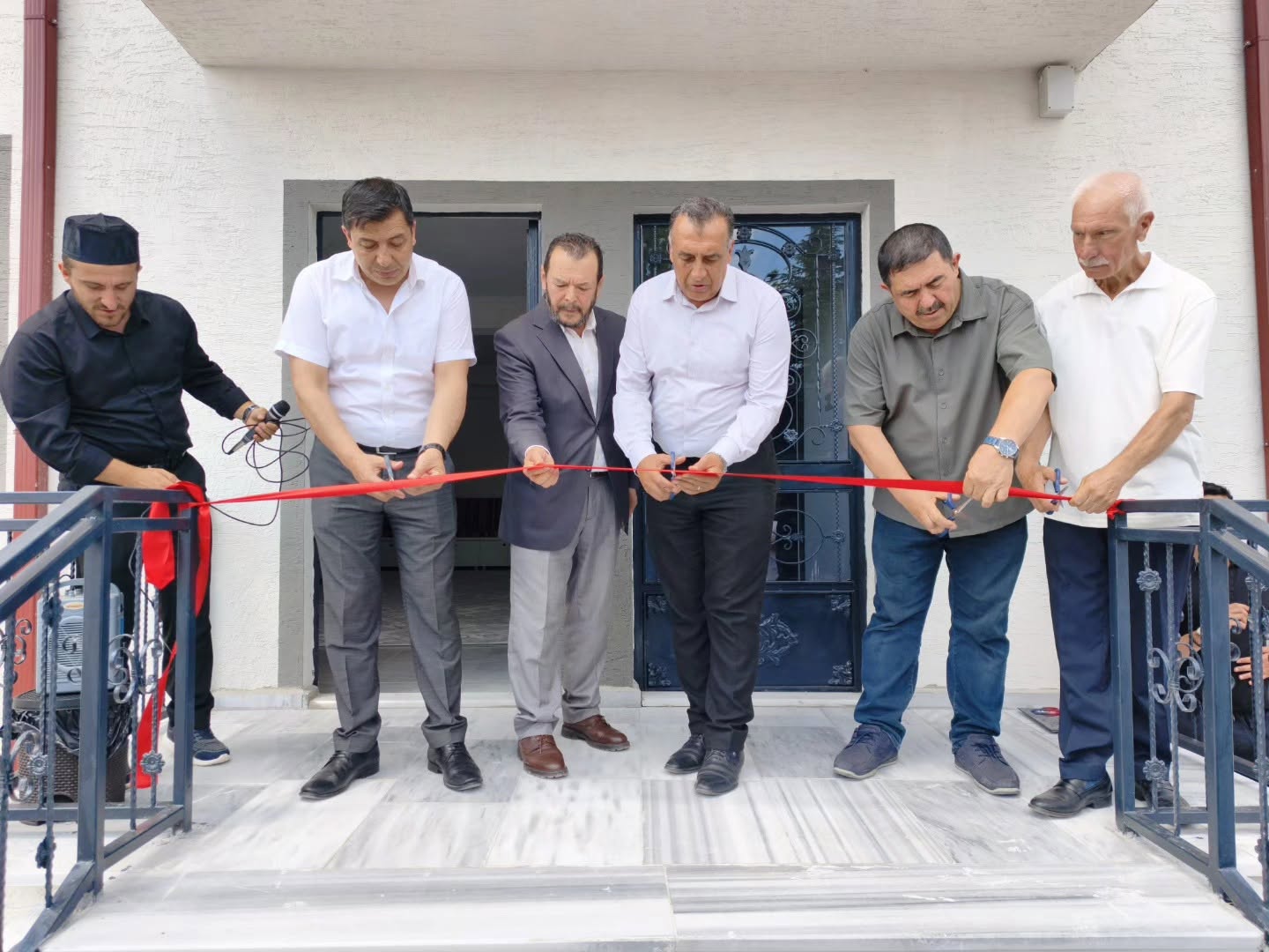 Başkanımız Hikmet Tunç’tan Aykırıkçı Köyü’ne Ziyaret: Muhtarlık Binası Hizmete Açıldı!