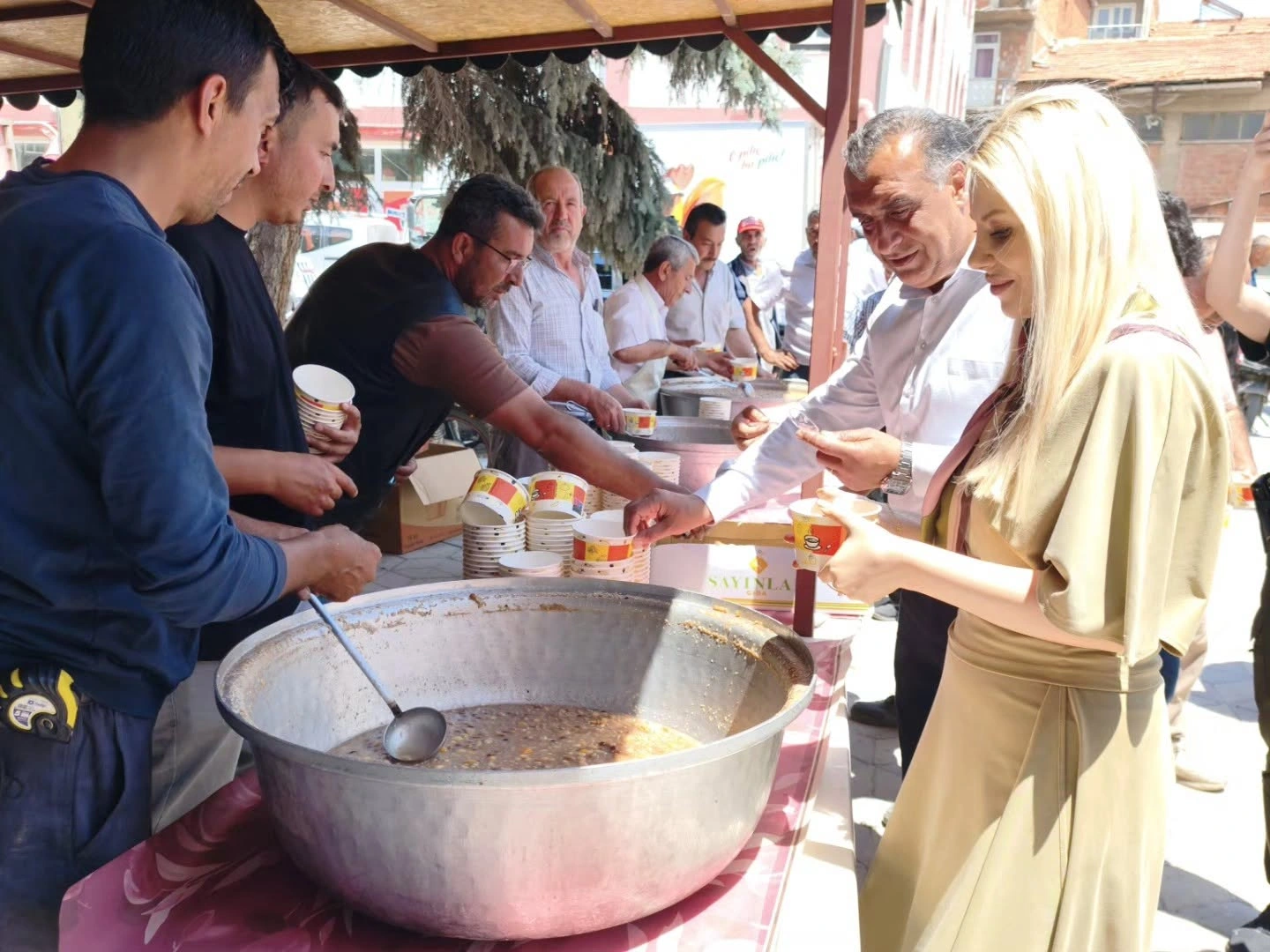 Paylaştıkça Çoğalan Bereket: İlçemizde Birlik ve Beraberlik Aşuresi