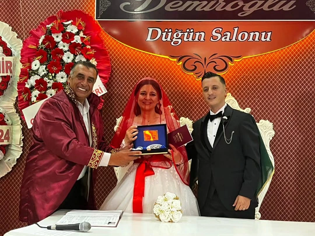Başkanımız Hikmet Tunç, Genç Çiftin Mutluluğuna Ortak Oldu